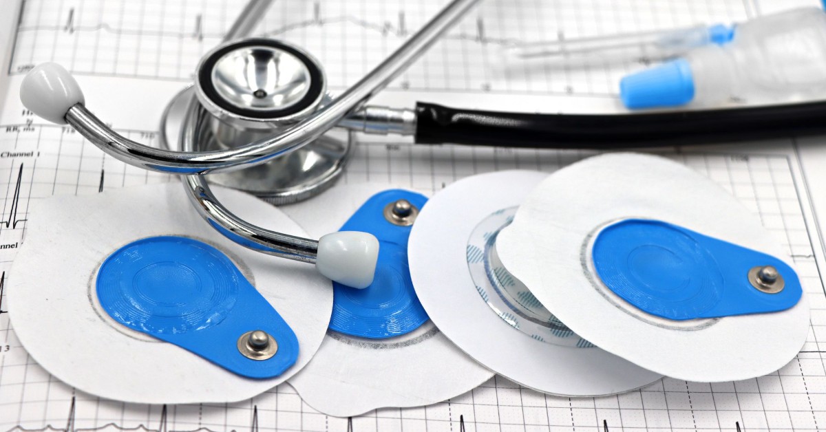EKG Technician vs. Cardiac Monitor Technician: Roles, Skills & Career Paths EKG Technician vs. Cardiac Monitor Technician: Roles, Skills & Career Paths